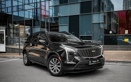Cadillac XT4 I, 2019 год, 2 975 000 рублей, 1 фотография