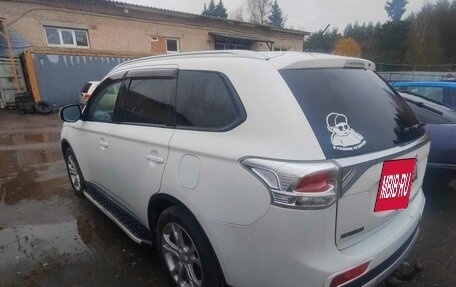 Mitsubishi Outlander III рестайлинг 3, 2014 год, 1 000 000 рублей, 2 фотография