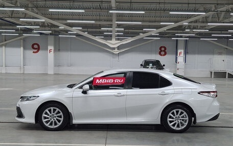 Toyota Camry, 2022 год, 2 560 000 рублей, 10 фотография