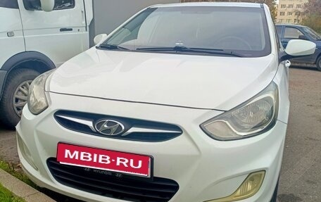 Hyundai Solaris II рестайлинг, 2012 год, 660 000 рублей, 1 фотография