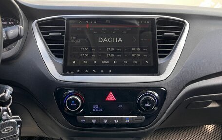 Hyundai Solaris II рестайлинг, 2017 год, 1 350 000 рублей, 20 фотография