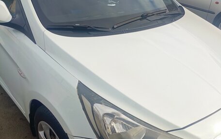 Hyundai Solaris II рестайлинг, 2012 год, 660 000 рублей, 14 фотография