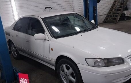 Toyota Camry, 1998 год, 420 000 рублей, 1 фотография
