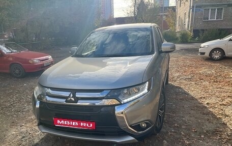 Mitsubishi Outlander III рестайлинг 3, 2018 год, 1 800 000 рублей, 1 фотография