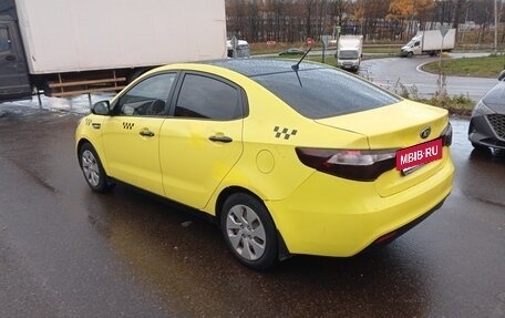 KIA Rio III рестайлинг, 2015 год, 560 000 рублей, 4 фотография