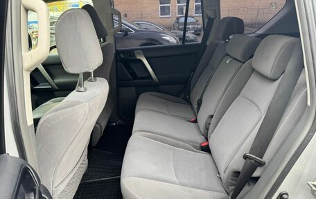 Toyota Land Cruiser Prado 150 рестайлинг 2, 2012 год, 3 490 000 рублей, 10 фотография