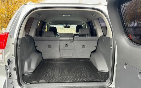 Toyota Land Cruiser Prado 150 рестайлинг 2, 2012 год, 3 490 000 рублей, 15 фотография