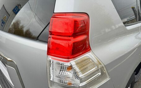 Toyota Land Cruiser Prado 150 рестайлинг 2, 2012 год, 3 490 000 рублей, 17 фотография