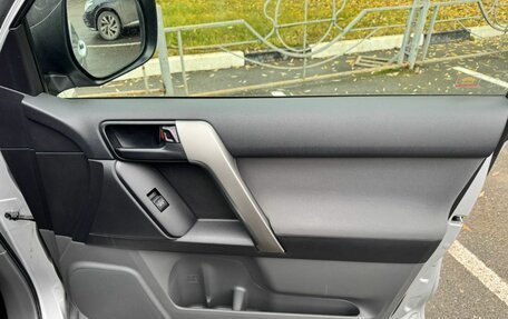 Toyota Land Cruiser Prado 150 рестайлинг 2, 2012 год, 3 490 000 рублей, 19 фотография