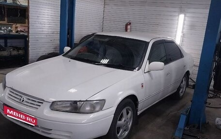 Toyota Camry, 1998 год, 420 000 рублей, 2 фотография