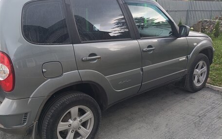 Chevrolet Niva I рестайлинг, 2013 год, 550 000 рублей, 13 фотография