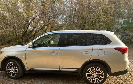 Mitsubishi Outlander III рестайлинг 3, 2018 год, 1 800 000 рублей, 7 фотография