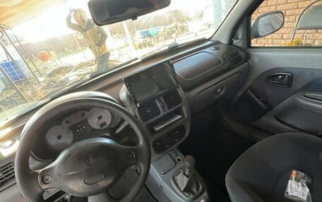 Renault Clio III, 2001 год, 17 фотография