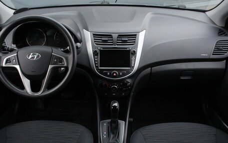 Hyundai Solaris II рестайлинг, 2015 год, 1 050 000 рублей, 13 фотография