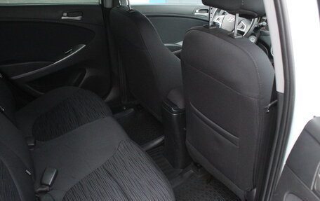 Hyundai Solaris II рестайлинг, 2015 год, 1 050 000 рублей, 10 фотография