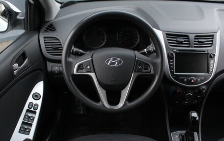 Hyundai Solaris II рестайлинг, 2015 год, 1 050 000 рублей, 12 фотография