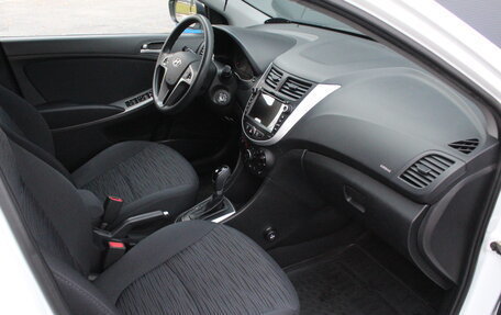 Hyundai Solaris II рестайлинг, 2015 год, 1 050 000 рублей, 11 фотография