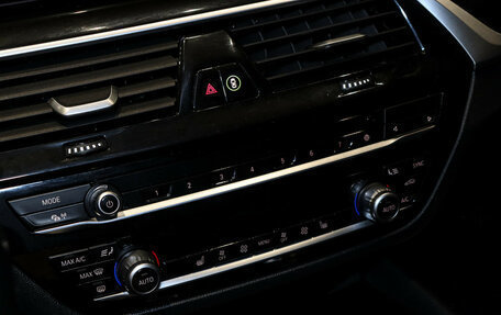 BMW 5 серия, 2019 год, 2 850 000 рублей, 13 фотография