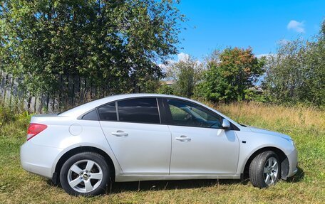 Chevrolet Cruze II, 2012 год, 700 000 рублей, 3 фотография