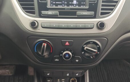 Hyundai Solaris II рестайлинг, 2017 год, 1 025 000 рублей, 14 фотография