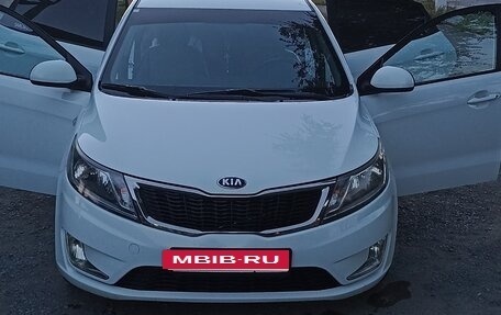 KIA Rio III рестайлинг, 2014 год, 650 000 рублей, 2 фотография