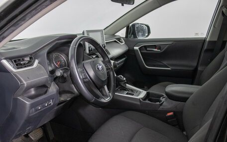 Toyota RAV4, 2020 год, 3 050 000 рублей, 10 фотография