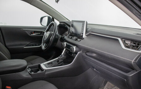 Toyota RAV4, 2020 год, 3 050 000 рублей, 9 фотография