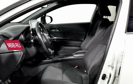 Toyota C-HR I рестайлинг, 2018 год, 2 390 000 рублей, 11 фотография