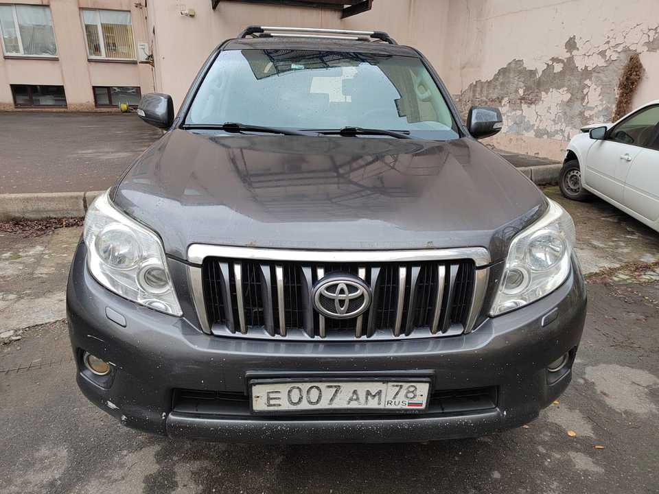 Toyota Land Cruiser Prado 150, 2011 год, 2 150 000 рублей, 3 фотография