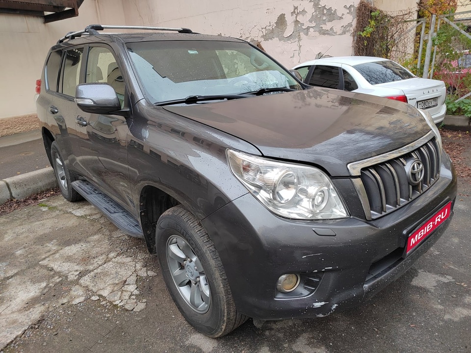 Toyota Land Cruiser Prado 150, 2011 год, 2 150 000 рублей, 14 фотография
