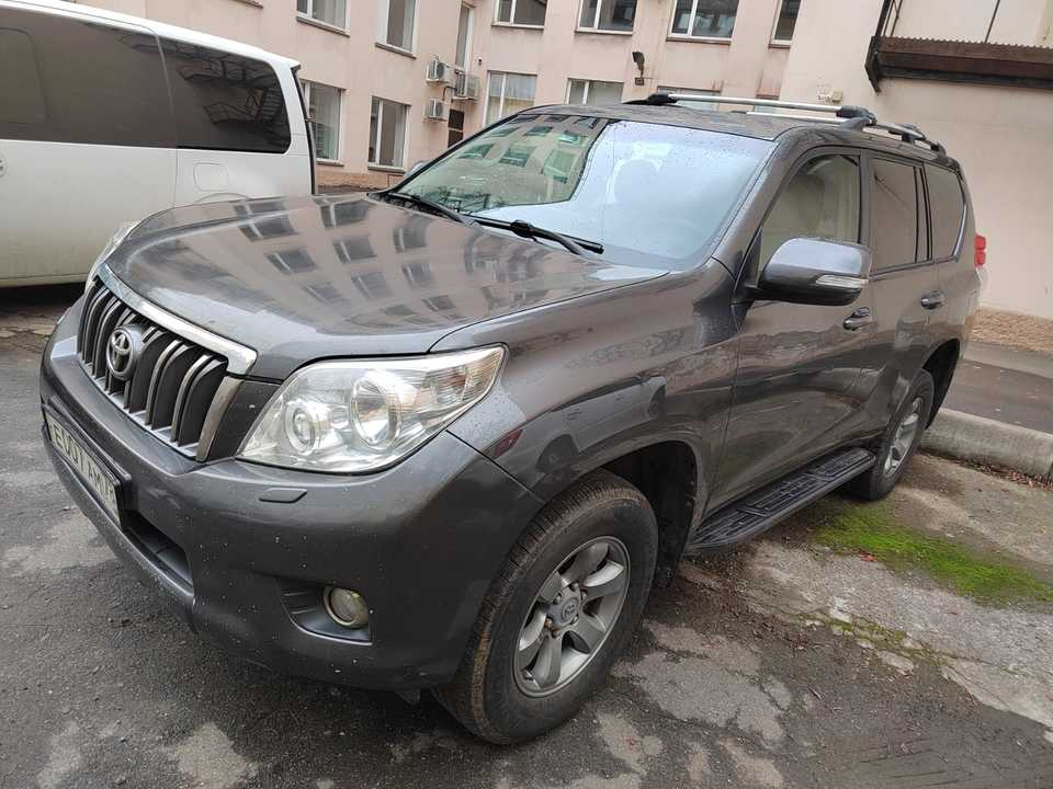 Toyota Land Cruiser Prado 150, 2011 год, 2 150 000 рублей, 15 фотография