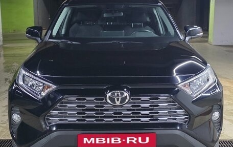 Toyota RAV4, 2020 год, 3 850 000 рублей, 6 фотография