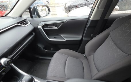 Toyota RAV4, 2020 год, 3 850 000 рублей, 11 фотография