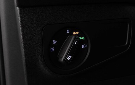 Volkswagen Tiguan II, 2021 год, 3 447 077 рублей, 13 фотография