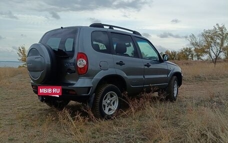 Chevrolet Niva I рестайлинг, 2017 год, 750 000 рублей, 5 фотография