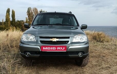 Chevrolet Niva I рестайлинг, 2017 год, 750 000 рублей, 2 фотография