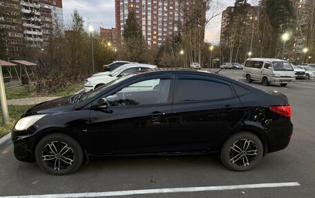 Hyundai Solaris II рестайлинг, 2013 год, 950 000 рублей, 4 фотография