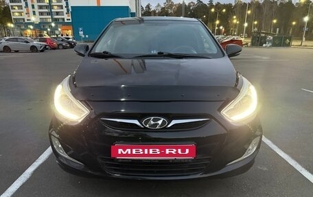 Hyundai Solaris II рестайлинг, 2013 год, 950 000 рублей, 2 фотография
