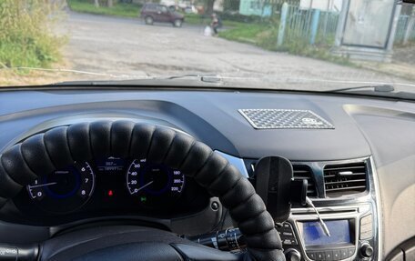 Hyundai Solaris II рестайлинг, 2013 год, 950 000 рублей, 11 фотография