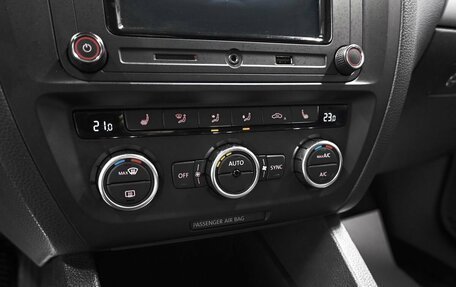 Volkswagen Jetta VI, 2012 год, 1 295 000 рублей, 16 фотография