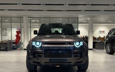Land Rover Defender II, 2025 год, 28 875 000 рублей, 2 фотография