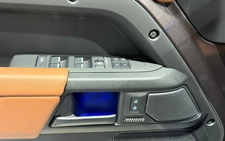 Land Rover Defender II, 2025 год, 28 875 000 рублей, 24 фотография