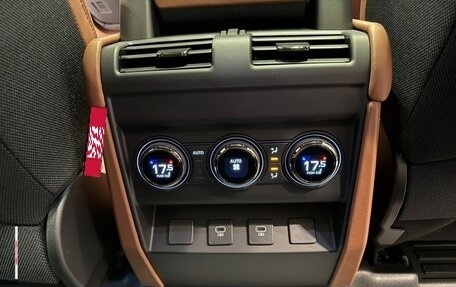 Land Rover Defender II, 2025 год, 28 875 000 рублей, 25 фотография