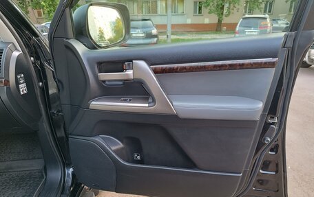 Toyota Land Cruiser 200, 2010 год, 2 950 000 рублей, 6 фотография