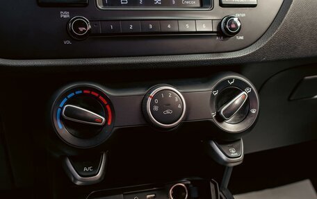 KIA Rio IV, 2017 год, 1 295 000 рублей, 15 фотография