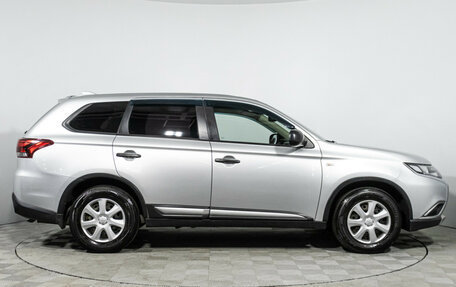 Mitsubishi Outlander III рестайлинг 3, 2017 год, 1 749 777 рублей, 4 фотография