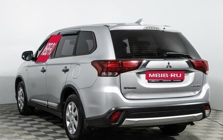 Mitsubishi Outlander III рестайлинг 3, 2017 год, 1 749 777 рублей, 7 фотография