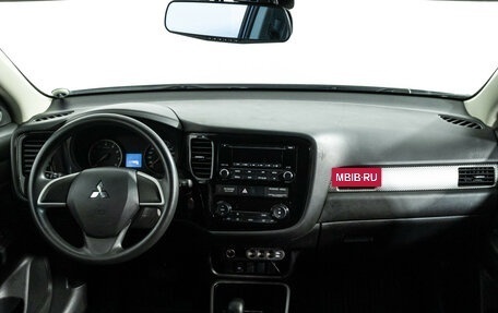 Mitsubishi Outlander III рестайлинг 3, 2017 год, 1 749 777 рублей, 13 фотография