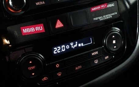 Mitsubishi Outlander III рестайлинг 3, 2017 год, 1 749 777 рублей, 15 фотография