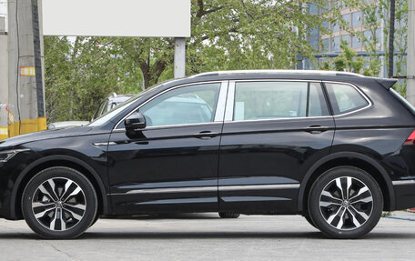 Volkswagen Tiguan II, 2022 год, 3 245 000 рублей, 3 фотография